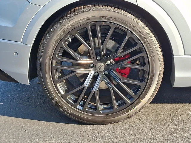 Nuevos AUDI SQ8 à Estados chez autogozo