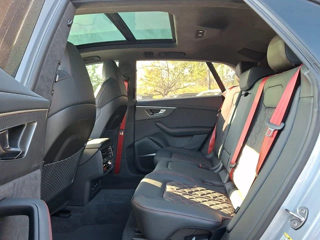 Nuevos AUDI SQ8 à Estados chez autogozo