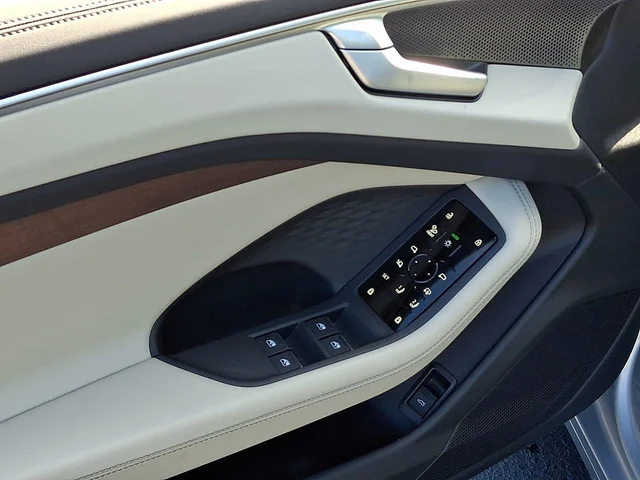 Nuevos AUDI A6 SEDAN à Estados chez autogozo