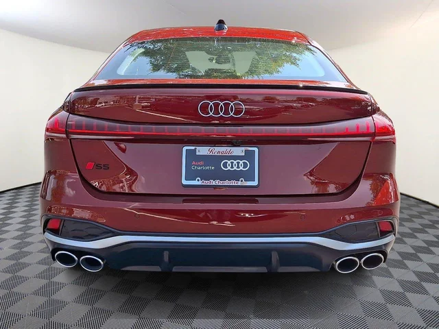 Nuevos AUDI S5 à Estados chez autogozo