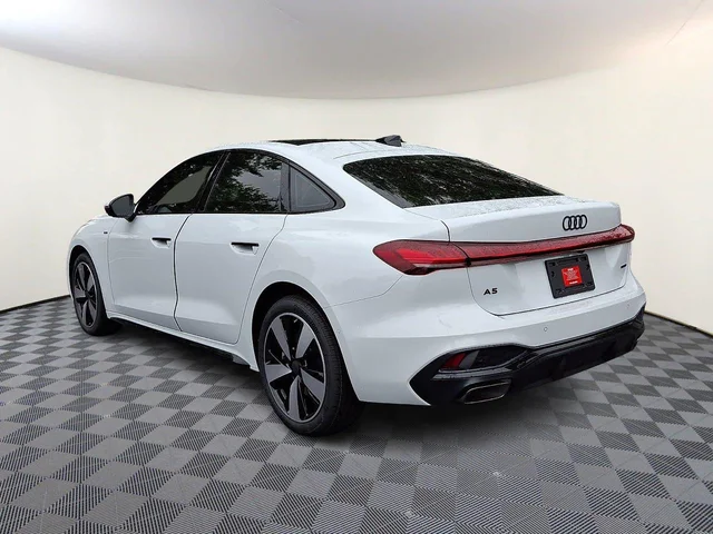 Nuevos AUDI A5 à Estados chez autogozo