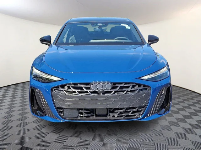 Nuevos AUDI A6 SEDAN à Estados chez autogozo