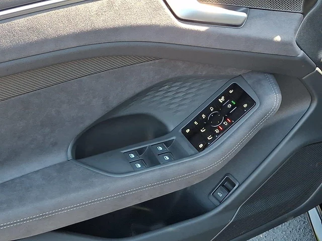 Nuevos AUDI A6 SEDAN à Estados chez autogozo