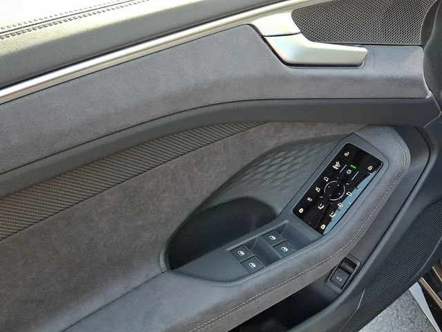 Nuevos AUDI A6 SEDAN à Estados chez autogozo