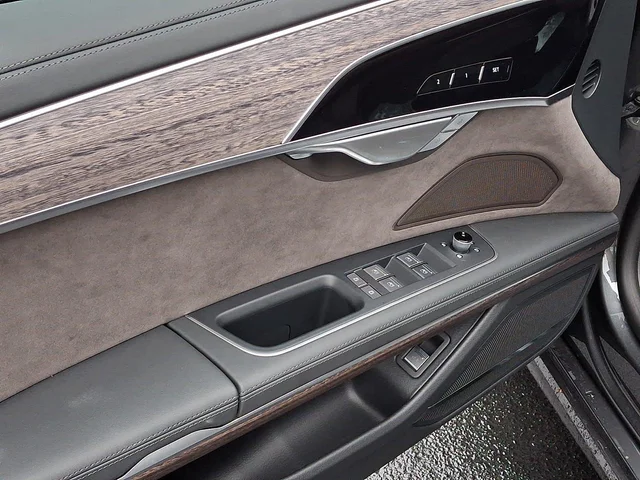 Nuevos AUDI A8 à Estados chez autogozo