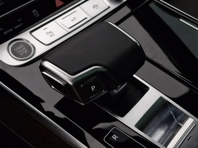 Nuevos AUDI A8 à Estados chez autogozo
