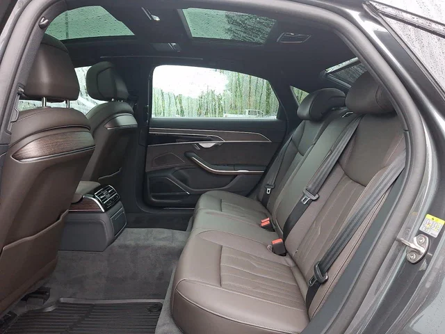 Nuevos AUDI A8 à Estados chez autogozo