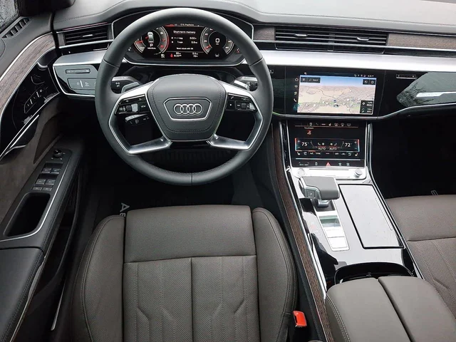 Nuevos AUDI A8 à Estados chez autogozo