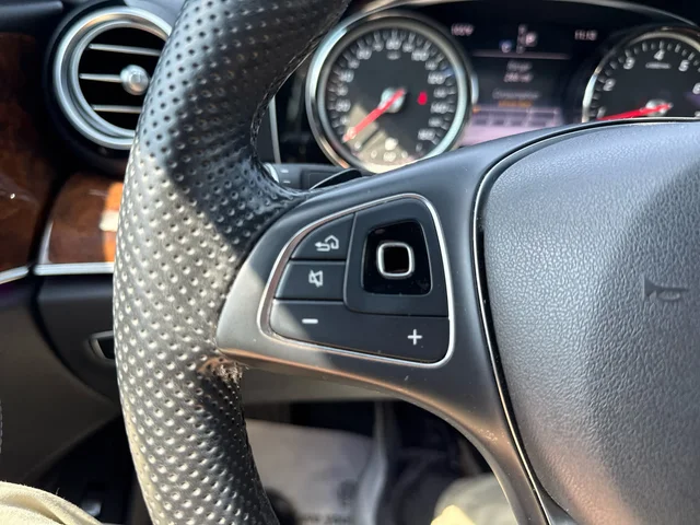 SEMINUEVOS MERCEDES-BENZ E-Class at Matthews in Liberty Buick GMC