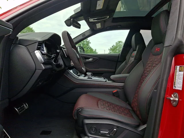 Nuevos AUDI RS Q8 à Estados chez autogozo