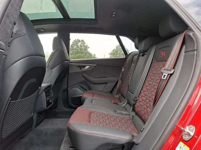Nuevos AUDI RS Q8 à Estados chez autogozo