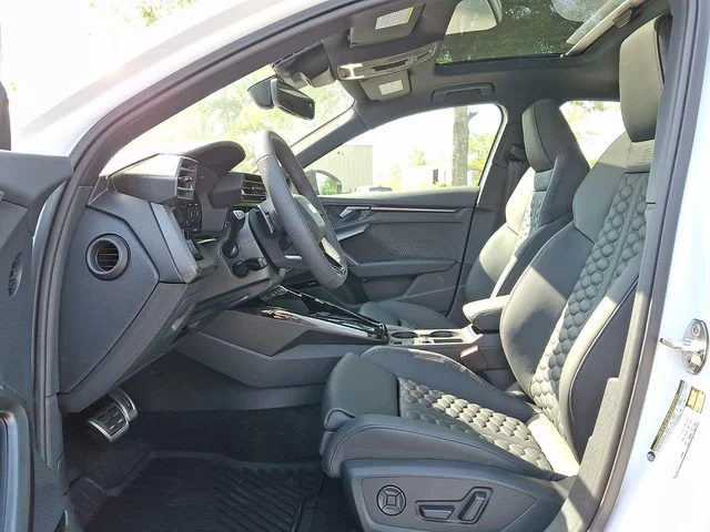Nuevos AUDI RS 3 à Estados chez autogozo