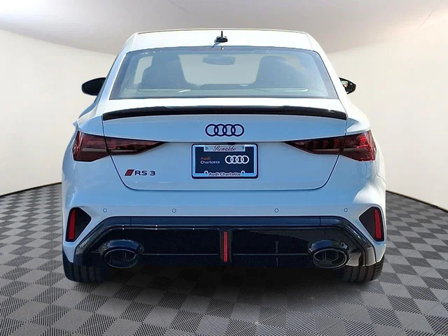 Nuevos AUDI RS 3 à Estados chez autogozo