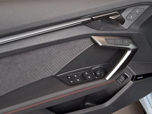 Nuevos AUDI RS 3 à Estados chez autogozo
