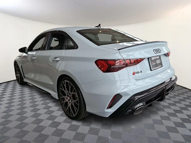 Nuevos AUDI RS 3 à Estados chez autogozo