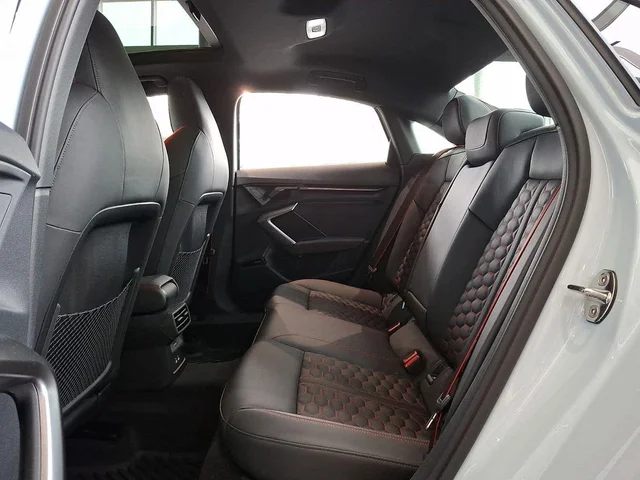 Nuevos AUDI RS 3 à Estados chez autogozo
