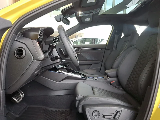 Nuevos AUDI RS 3 à Estados chez autogozo