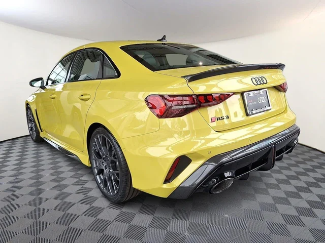 Nuevos AUDI RS 3 à Estados chez autogozo