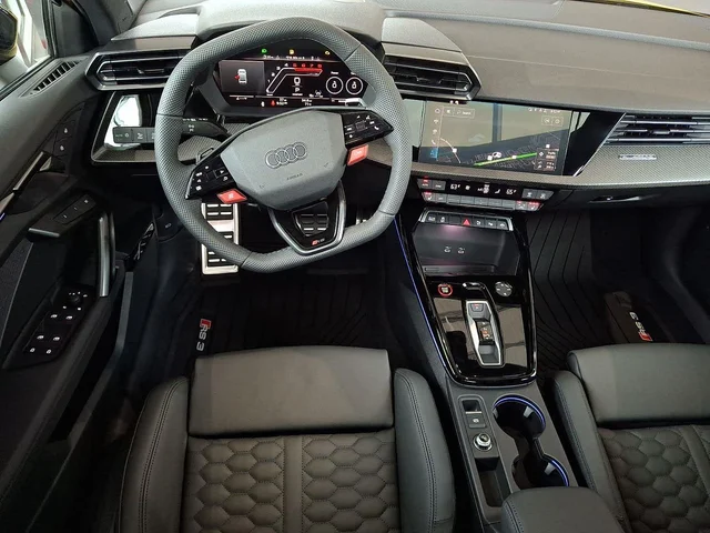 Nuevos AUDI RS 3 à Estados chez autogozo