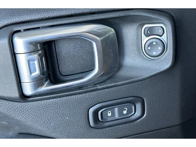 SEMINUEVOS JEEP Wrangler at ELK GROVE in Elk Grove Buick GMC