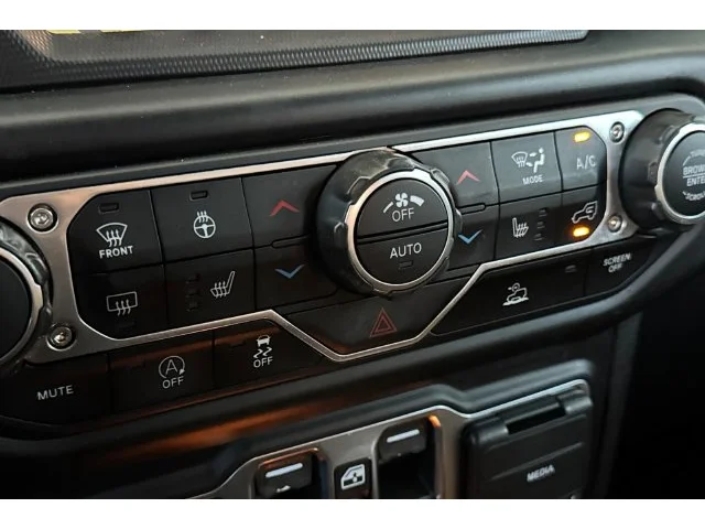SEMINUEVOS JEEP Wrangler at ELK GROVE in Elk Grove Buick GMC