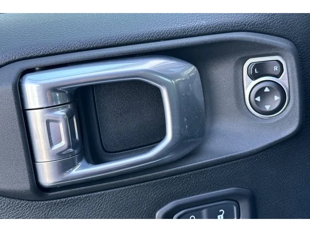 SEMINUEVOS JEEP Wrangler at ELK GROVE in Elk Grove Buick GMC