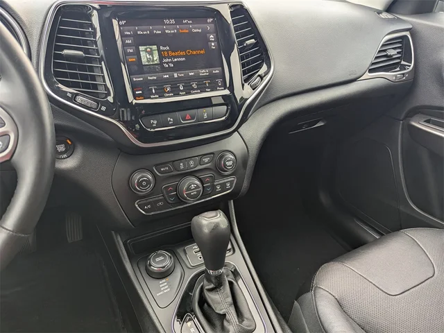 SEMINUEVOS JEEP Cherokee at Kennesaw, in Town Center Nissan