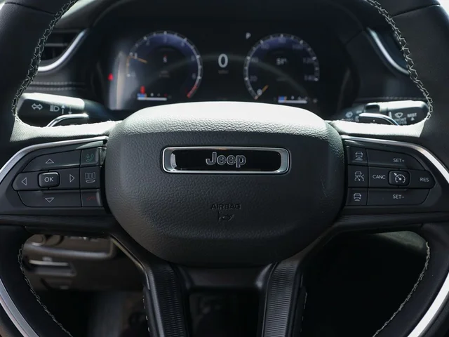 Nuevos JEEP GRAND CHEROKEE à Estados chez autogozo