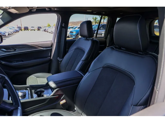 Nuevos JEEP GRAND CHEROKEE à Estados chez autogozo