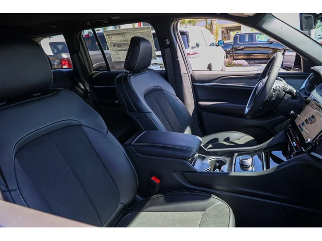 Nuevos JEEP GRAND CHEROKEE à Estados chez autogozo