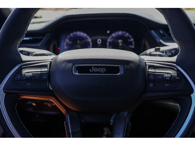 Nuevos JEEP GRAND CHEROKEE à Estados chez autogozo