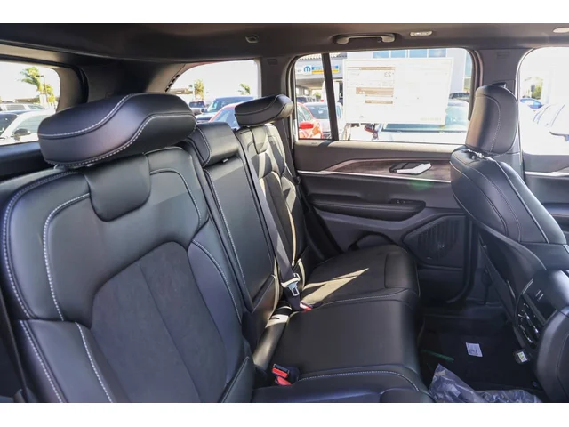 Nuevos JEEP GRAND CHEROKEE à Estados chez autogozo