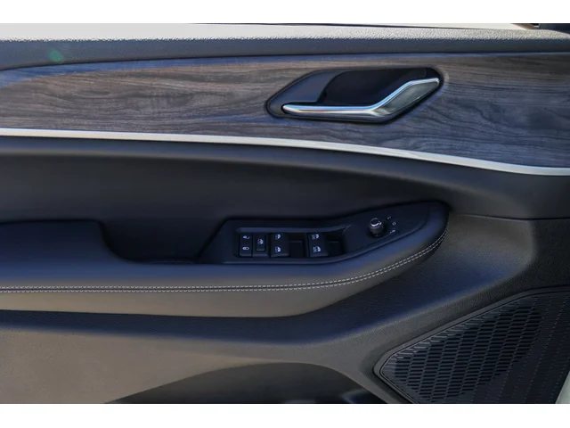 Nuevos JEEP GRAND CHEROKEE à Estados chez autogozo