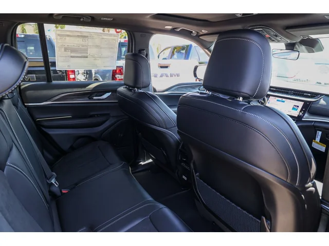 Nuevos JEEP GRAND CHEROKEE à Estados chez autogozo