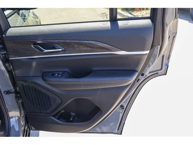 Nuevos JEEP GRAND CHEROKEE à Estados chez autogozo