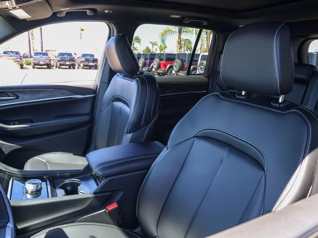 Nuevos JEEP GRAND CHEROKEE à Estados chez autogozo