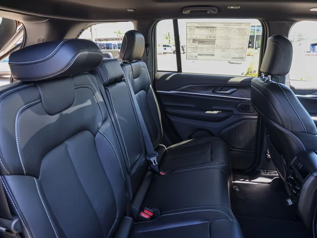 Nuevos JEEP GRAND CHEROKEE à Estados chez autogozo