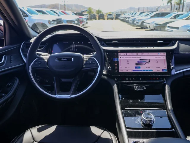 Nuevos JEEP GRAND CHEROKEE à Estados chez autogozo