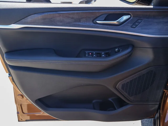 Nuevos JEEP GRAND CHEROKEE à Estados chez autogozo