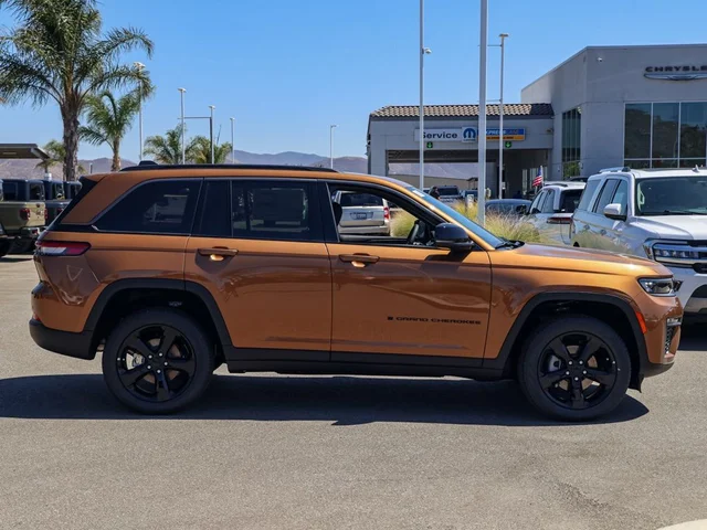 Nuevos JEEP GRAND CHEROKEE à Estados chez autogozo