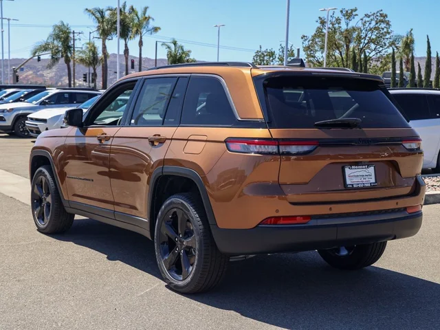 Nuevos JEEP GRAND CHEROKEE à Estados chez autogozo