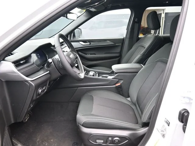 Nuevos JEEP GRAND CHEROKEE à Estados chez autogozo