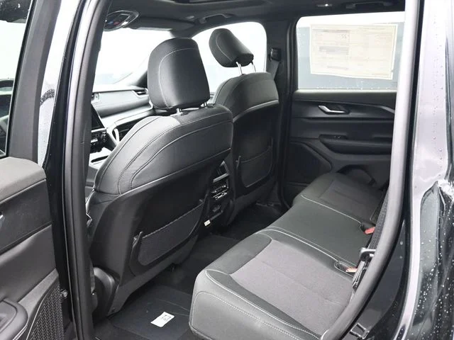 Nuevos JEEP GRAND CHEROKEE à Estados chez autogozo