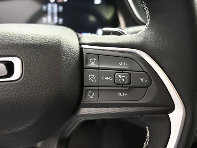 Nuevos JEEP GRAND CHEROKEE à Estados chez autogozo