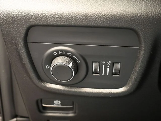 Nuevos JEEP GRAND CHEROKEE à Estados chez autogozo
