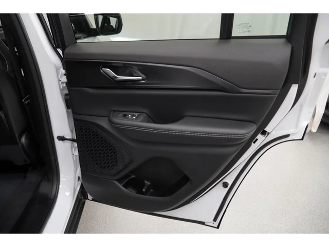 Nuevos JEEP GRAND CHEROKEE à Estados chez autogozo