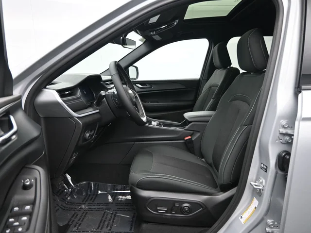 Nuevos JEEP GRAND CHEROKEE à Estados chez autogozo