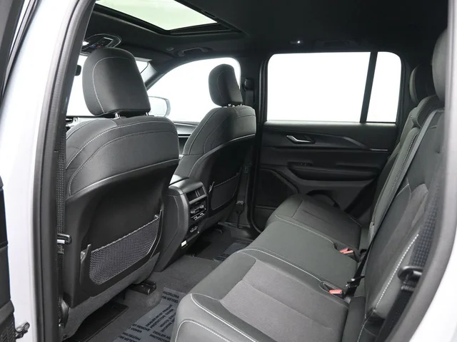 Nuevos JEEP GRAND CHEROKEE à Estados chez autogozo
