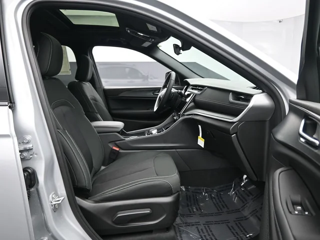 Nuevos JEEP GRAND CHEROKEE à Estados chez autogozo