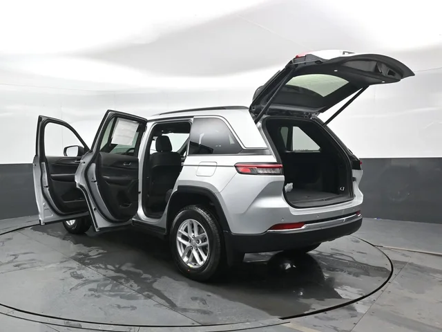 Nuevos JEEP GRAND CHEROKEE à Estados chez autogozo